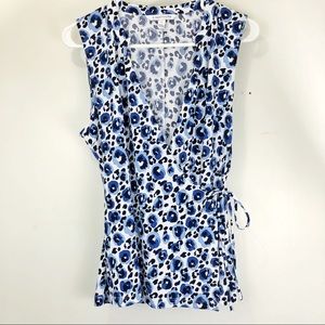 41 Hawthorn Wrap Tie Waist Sleeveless Top White Blue Flower Floral Size Medium